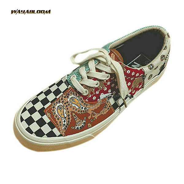 The latest design fashion casual shoes for men graffiti flat canvas shoes